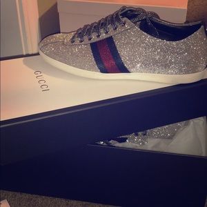 Men’s Gucci sneaker size 10/40